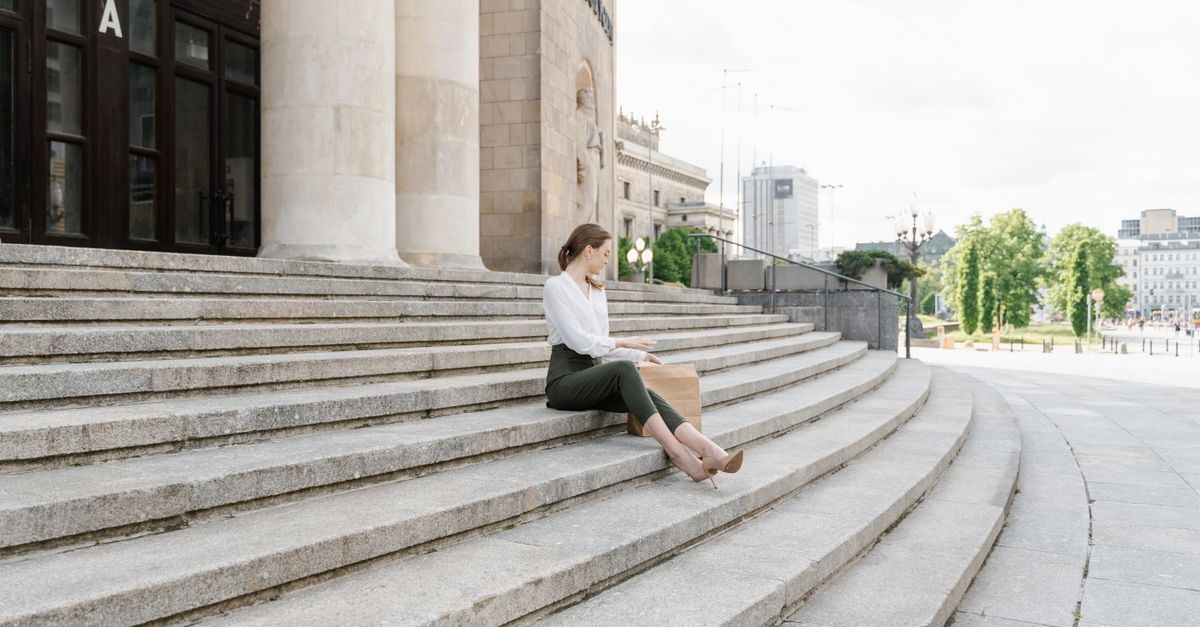 Casual do pracy bez nudy: 10 stylizacji, w których wyglądasz profesjonalnie i czujesz się swobodnie